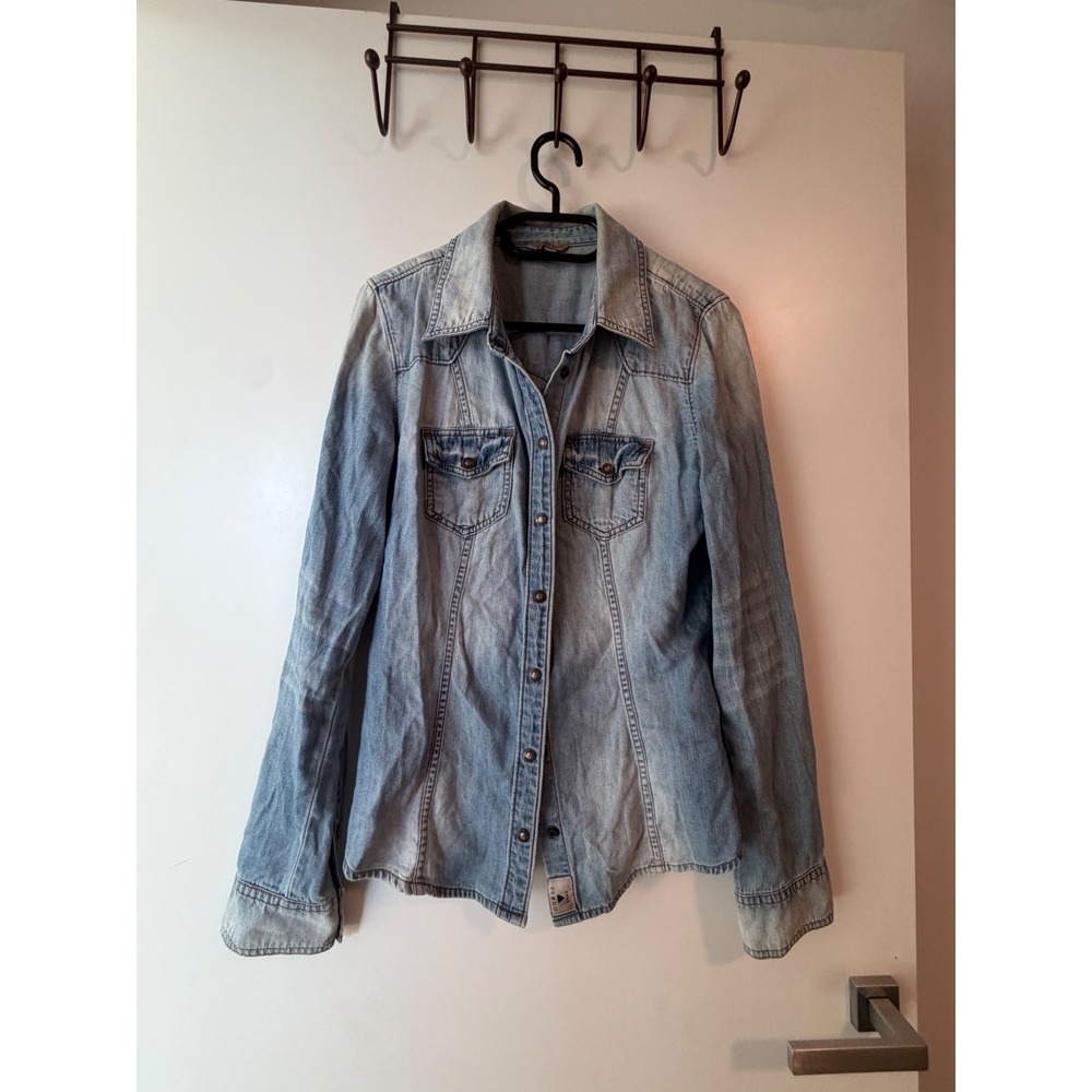 Guess Womens Light Wash Denim Western Snap Button Shirt W43HA1D1C71 Size M